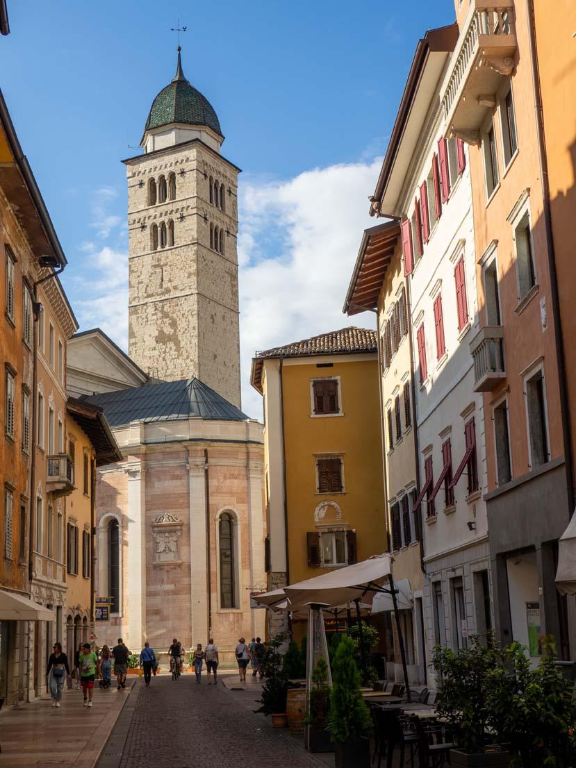 straat in Trento