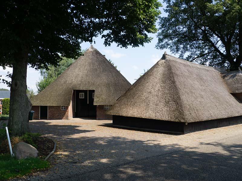 Borkeld, boerderij met rieten dak