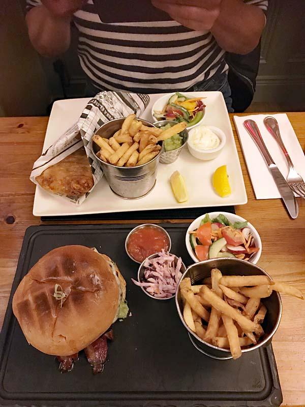 Pub Food in Courtney’s Bar