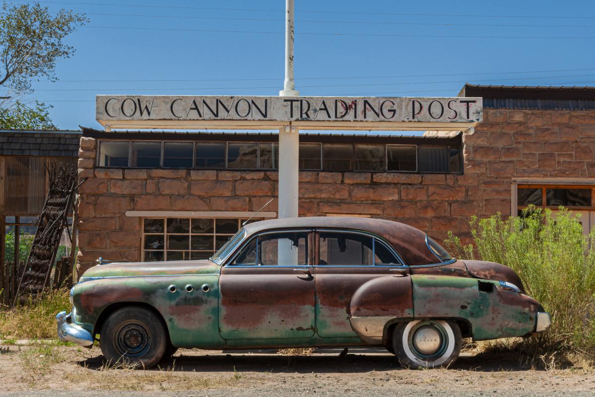 oude auto cow canyon