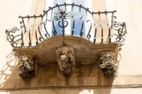 Ragusa balkonversiering