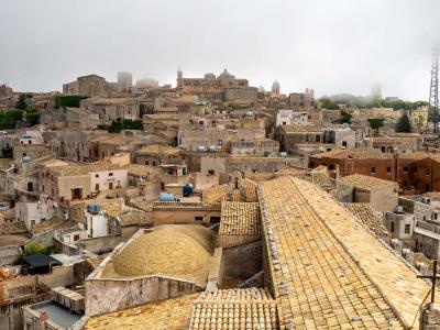 Erice van boven