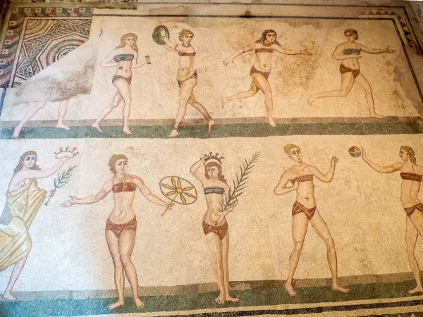 Casale bikinidames