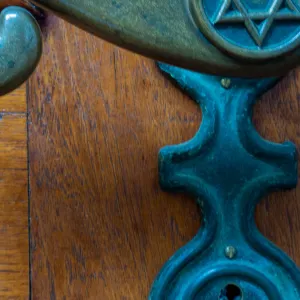 Synagoge detail deurkruk