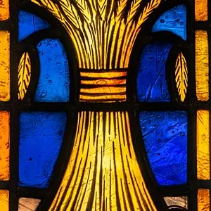Synagoge glas-in-lood detail korenschoof
