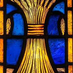 Synagoge glas-in-lood detail korenschoof