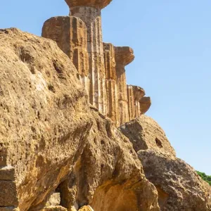 Tempel van Herakles met zuilenresten