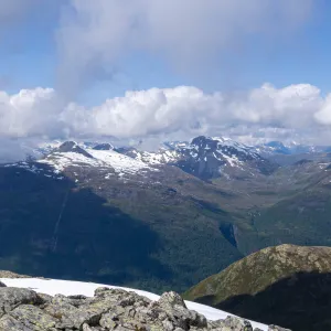E op Stauriniba - Loen
